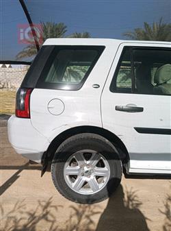 لاند روفر LR2